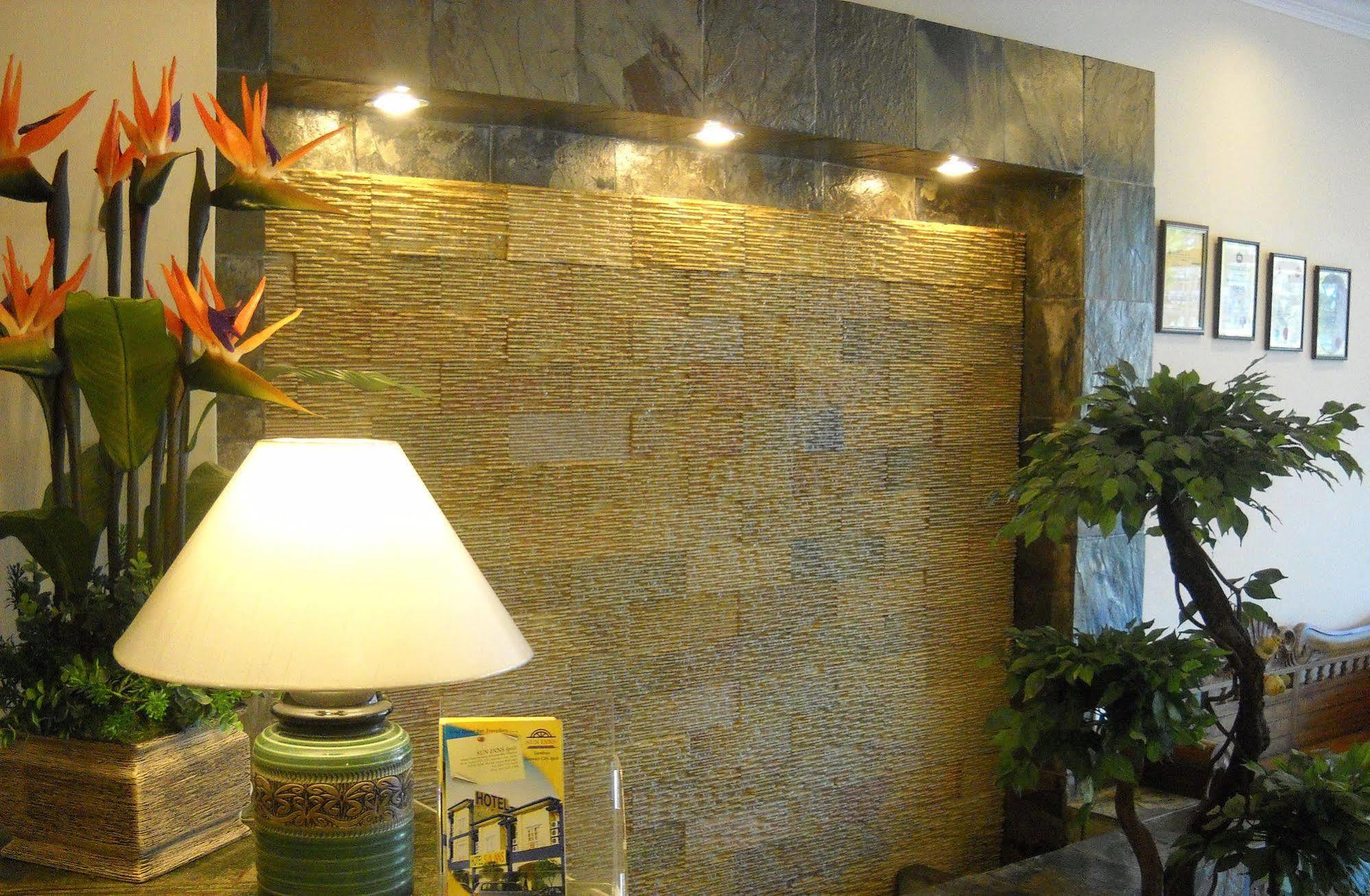 Sun Inns Hotel Kuala Selangor Exterior foto